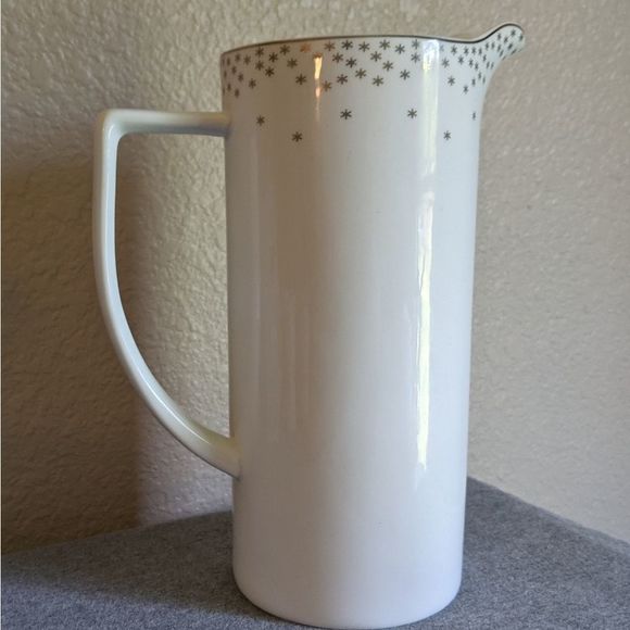 Threshold Porcelain Pitcher   - Picture 1 of 6